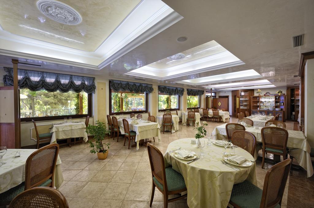 Park Hotel Villa Maria San Menaio Exterior foto